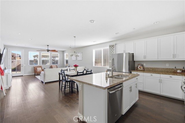 Detail Gallery Image 13 of 40 For 815 W Elaine, Santa Maria,  CA 93458 - 4 Beds | 3 Baths