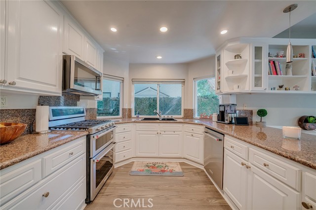 Detail Gallery Image 7 of 31 For 6049 Rustling Oaks Dr, Agoura Hills,  CA 91301 - 4 Beds | 3/1 Baths