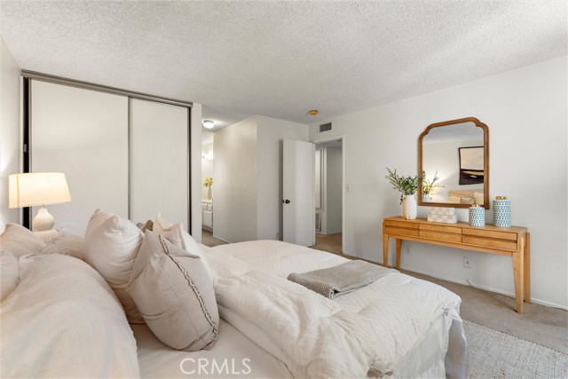 Detail Gallery Image 9 of 28 For 4141 via Marisol #215,  Los Angeles,  CA 90042 - 2 Beds | 2 Baths