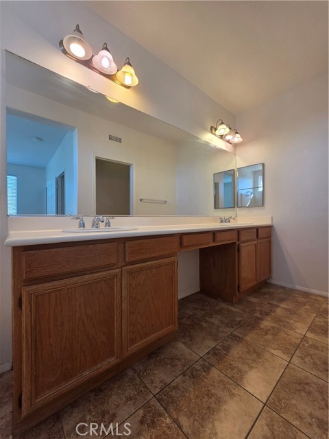 Detail Gallery Image 21 of 25 For 2035 E Harvard Privado, Ontario,  CA 91764 - 3 Beds | 2/1 Baths