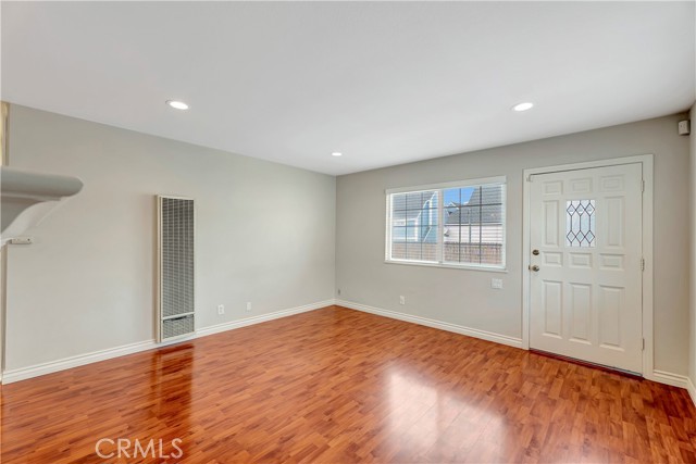 Detail Gallery Image 3 of 25 For 605 20th St #C,  Huntington Beach,  CA 92648 - 2 Beds | 1/1 Baths