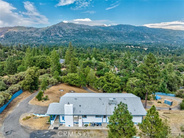 Detail Gallery Image 3 of 4 For 5767 Meadow Ln, Mariposa,  CA 95338 - 3 Beds | 2 Baths