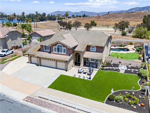 2571 Stetson Drive, Norco CA: https://media.crmls.org/medias/c1ef9e72-b410-4815-8771-818b3b4389c6.jpg