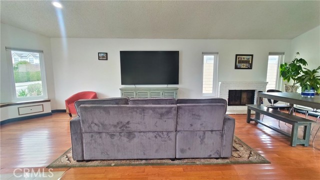 11622 Remington Street, Sylmar CA: https://media.crmls.org/medias/c1f09bab-cb1f-42e3-8200-ed9b158f3341.jpg