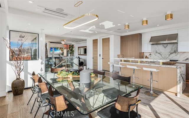 200 40th Street, Manhattan Beach, California 90266, 4 Bedrooms Bedrooms, ,4 BathroomsBathrooms,Residential,Sold,40th,SB22010624