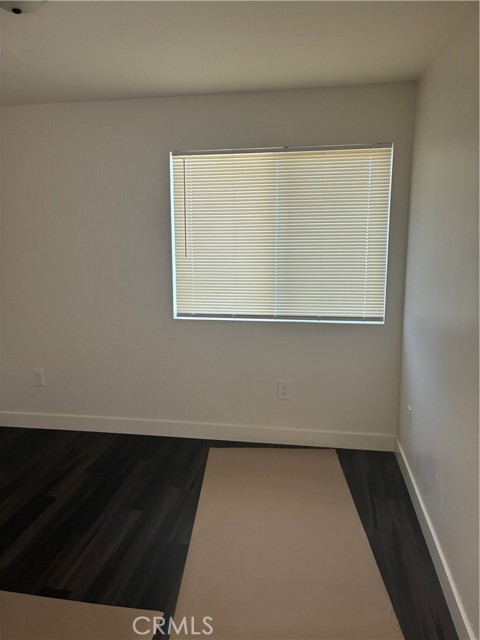 Detail Gallery Image 6 of 10 For 10639 Halbrent Ave, –,  CA 91345 - 0 Beds | 1 Baths