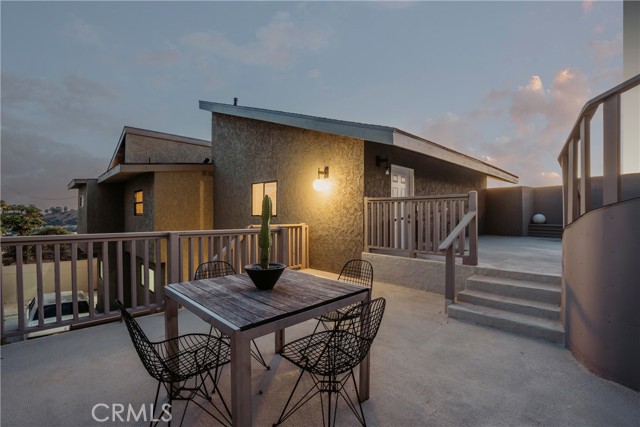 Detail Gallery Image 41 of 51 For 4730 Round Top Dr, Los Angeles,  CA 90065 - 4 Beds | 3/1 Baths