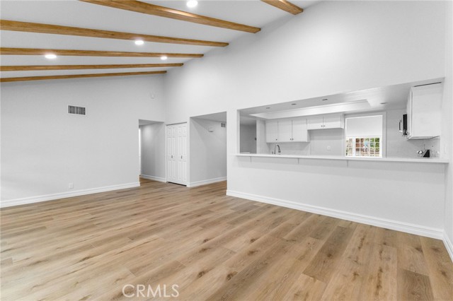 10281 Kings Street, Los Alamitos CA: https://media.crmls.org/medias/c1f24a83-b0c3-448d-ba3e-4349275d20f9.jpg