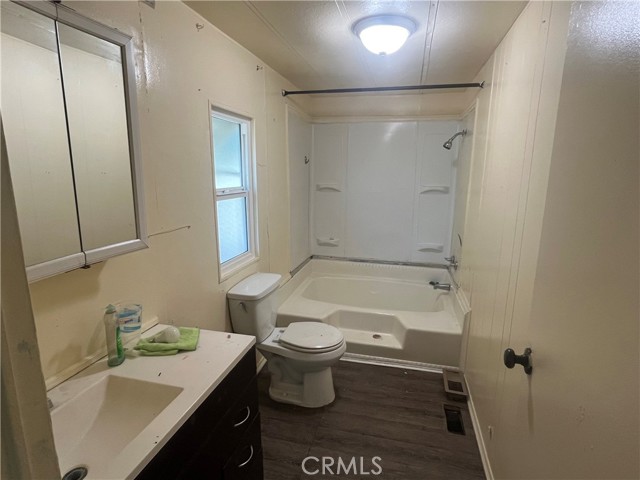 2930 W Rialto ave, Rialto CA: https://media.crmls.org/medias/c1f2e076-f435-415e-a5ca-571f065aa429.jpg