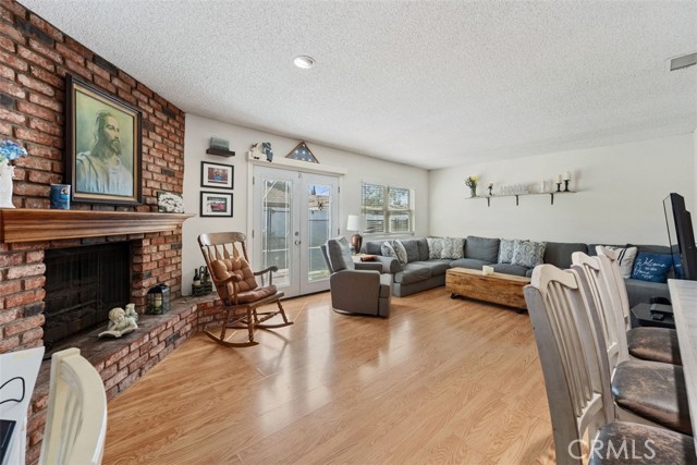 Detail Gallery Image 8 of 12 For 412 S Fann, Anaheim,  CA 92804 - 4 Beds | 2 Baths