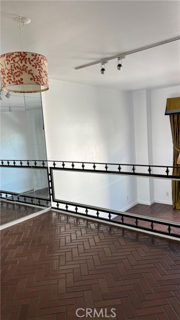 Detail Gallery Image 5 of 18 For 1745 Selby Ave #5,  Los Angeles,  CA 90024 - 2 Beds | 3 Baths