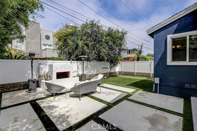 2607 Maple Avenue, Manhattan Beach, California 90266, 5 Bedrooms Bedrooms, ,4 BathroomsBathrooms,Residential,Sold,Maple,SB25178623