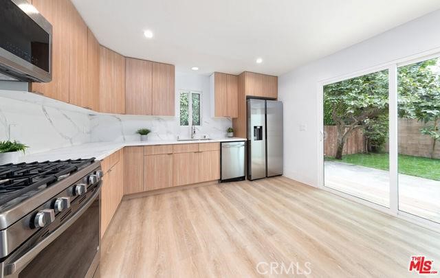 Detail Gallery Image 14 of 30 For 12034 Alberta, Culver City,  CA 90230 - 3 Beds | 2 Baths