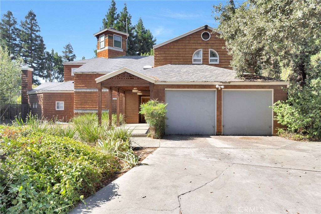 6743 N Dolores