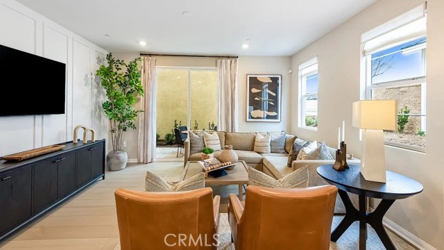 Detail Gallery Image 5 of 22 For 1676 Phantom Ln, Rialto,  CA 92376 - 3 Beds | 2/1 Baths