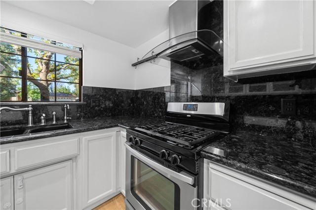 6708 Plaquemines Drive, Bakersfield CA: https://media.crmls.org/medias/c1f50374-dd45-4958-9ff4-5bbafbb47bfc.jpg