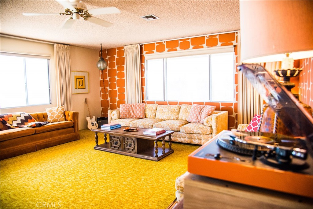 https://media.crmls.org/medias/c1f60785-e8c1-49f8-b817-c93c7aec1cca.jpg?preset=X-Large