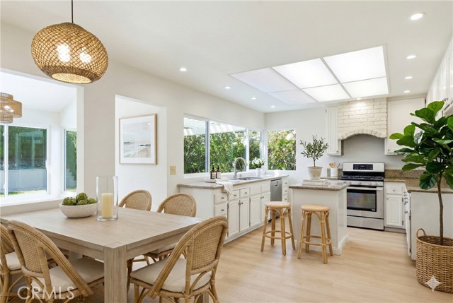 Detail Gallery Image 5 of 22 For 1859 Port Kimberly, Newport Beach,  CA 92660 - 3 Beds | 2 Baths