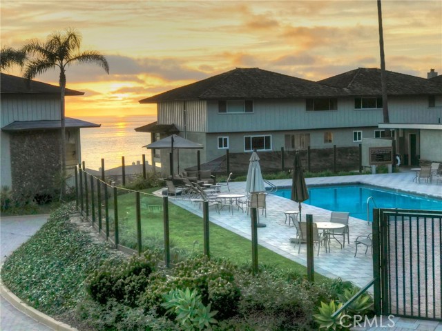 Detail Gallery Image 17 of 21 For 22 Blue Lagoon, Laguna Beach,  CA 92651 - 3 Beds | 3/1 Baths