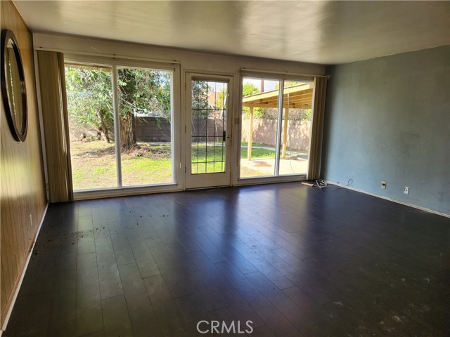 Detail Gallery Image 3 of 22 For 305 S Angeleno Ave, Azusa,  CA 91702 - 2 Beds | 1 Baths