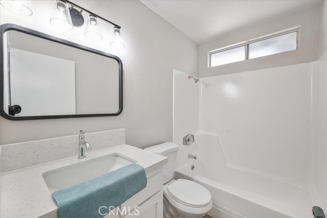 Detail Gallery Image 12 of 25 For 15475 Shadow Mountain Ln, Lake Elsinore,  CA 92530 - 3 Beds | 2 Baths