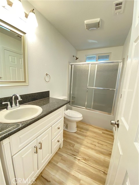 Detail Gallery Image 9 of 23 For 24729 Roxbury Rd #B,  Apple Valley,  CA 92307 - 3 Beds | 2 Baths