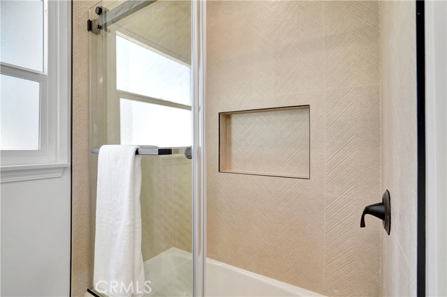 Detail Gallery Image 16 of 30 For 6438 Lindley Ave, Reseda,  CA 91335 - 3 Beds | 2 Baths