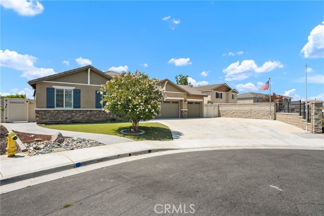 11484 Corte Cuyama, Jurupa Valley CA: https://media.crmls.org/medias/c1fc4a88-9370-45fc-af5c-5854a8d01c74.jpg