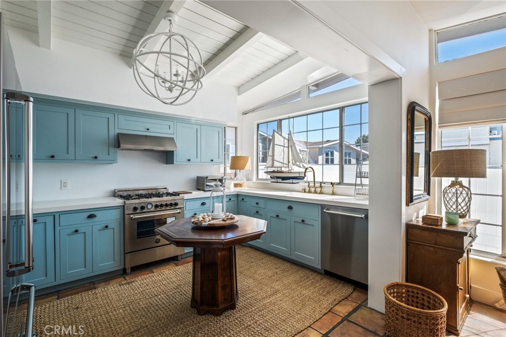 MLS #OC25248190 image #4