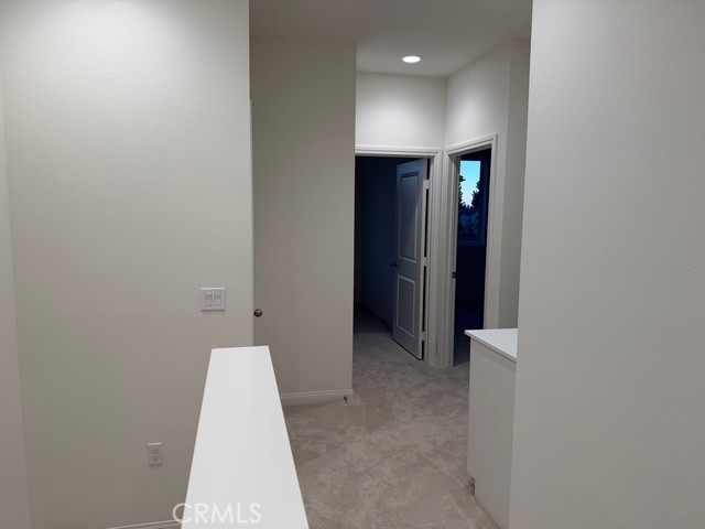 https://media.crmls.org/medias/c1ff8f53-c928-4c8c-8cdc-229e0005c395.jpg?preset=X-Large