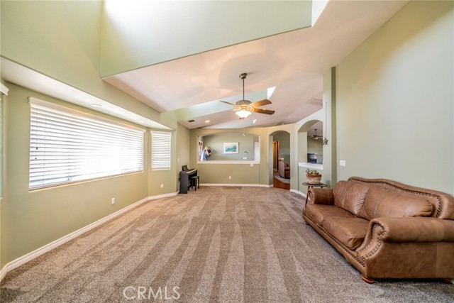 Detail Gallery Image 19 of 50 For 10636 Larch, Oak Hills,  CA 92344 - 5 Beds | 3 Baths