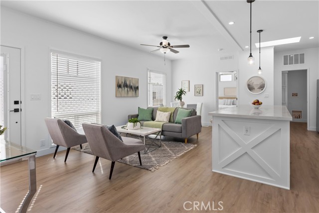 Detail Gallery Image 5 of 25 For 15121 Beach Blvd. #19, Westminster,  CA 92683 - 3 Beds | 2 Baths
