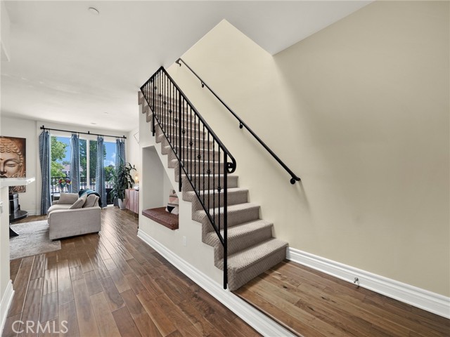 5753 White Oak Avenue, Encino CA: https://media.crmls.org/medias/c2000895-f57a-47b0-88f9-b5a3552571b4.jpg