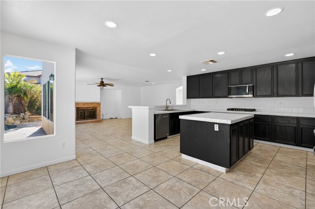 Detail Gallery Image 12 of 45 For 28504 Old Coach Ct Ct, Saugus,  CA 91390 - 5 Beds | 3 Baths