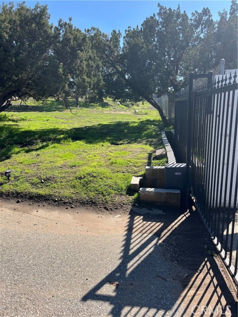 Detail Gallery Image 11 of 22 For 19260 Santa Rosa Mine, Perris,  CA 92570 - 4 Beds | 2 Baths