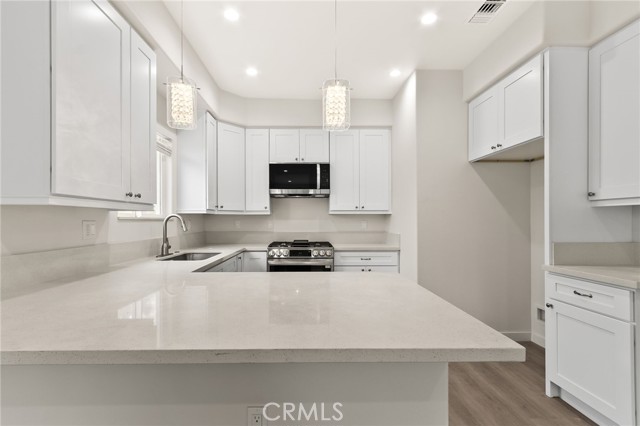 Detail Gallery Image 8 of 24 For 4508 Hedda St #2,  Lakewood,  CA 90712 - 3 Beds | 2 Baths