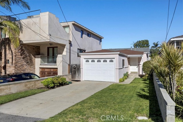 915 18th Street, Hermosa Beach, California 90254, 3 Bedrooms Bedrooms, ,1 BathroomBathrooms,Residential,Sold,18th Street,SB24030720