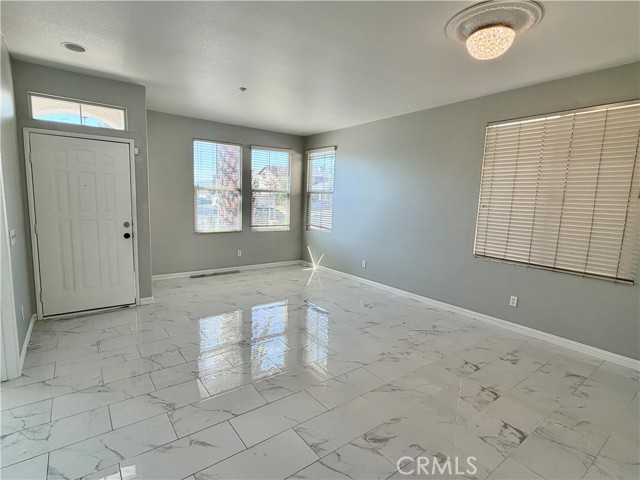 Detail Gallery Image 6 of 73 For 7575 Lime, Fontana,  CA 92336 - 5 Beds | 3 Baths