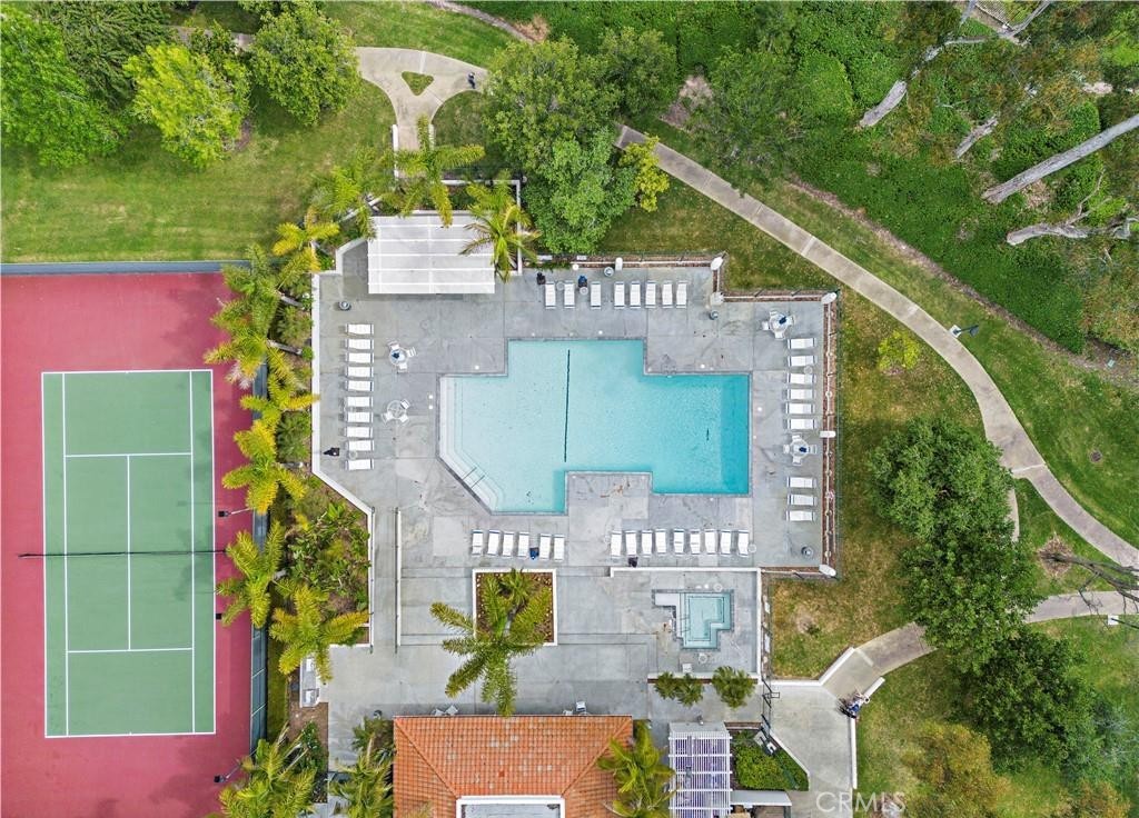 https://media.crmls.org/medias/c2032914-b9d1-405a-8233-8ca6803cddf6.jpg?preset=X-Large