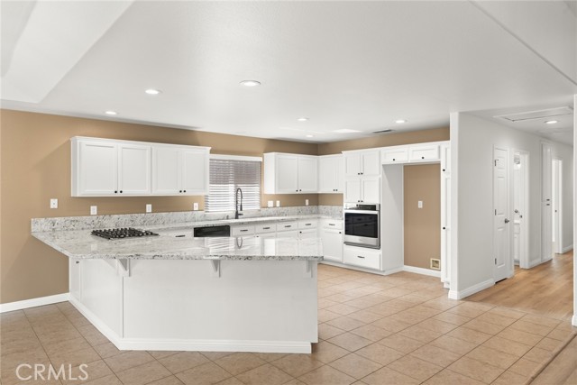 Detail Gallery Image 9 of 34 For 596 Desiree, Chico,  CA 95973 - 5 Beds | 3 Baths