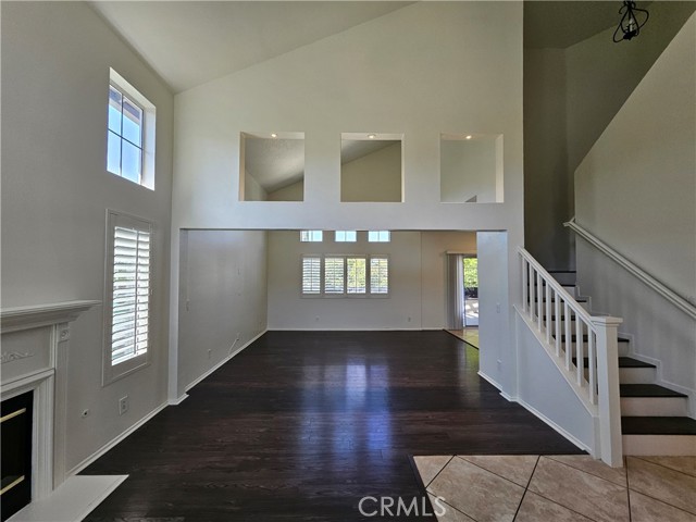 1369 Soundview Circle, Corona CA: https://media.crmls.org/medias/c204251b-55cc-4899-86e7-9a03d1963a3e.jpg