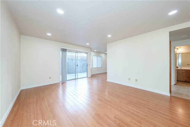 Detail Gallery Image 4 of 27 For 415 Tangelo, Irvine,  CA 92618 - 2 Beds | 2/1 Baths