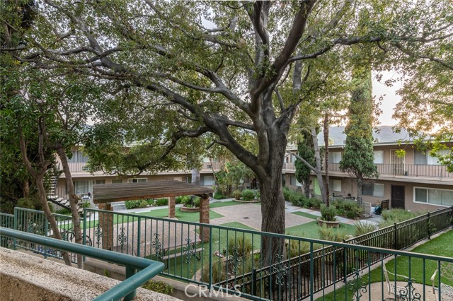 2930 Montrose Avenue, La Crescenta CA: https://media.crmls.org/medias/c204928c-7136-454c-bf93-68c65ba36b6a.jpg