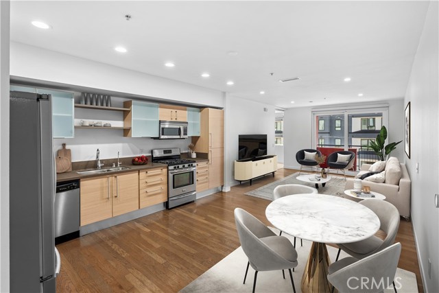 Detail Gallery Image 3 of 33 For 1234 Wilshire Bld #218,  Los Angeles,  CA 90017 - 1 Beds | 1 Baths