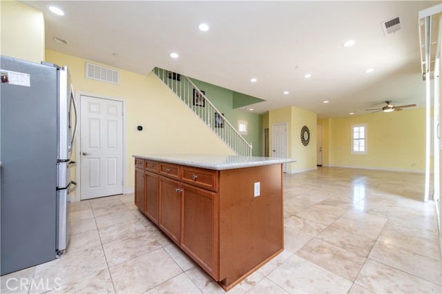 7271 Enclave Drive, Eastvale CA: https://media.crmls.org/medias/c20537d4-dbff-49ae-b98f-4555e4e46b17.jpg