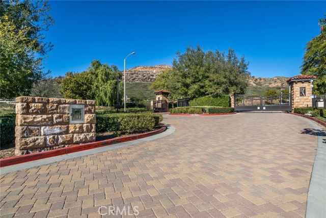 Detail Gallery Image 49 of 54 For 24824 Carbon, Valencia,  CA 91354 - 4 Beds | 3/1 Baths