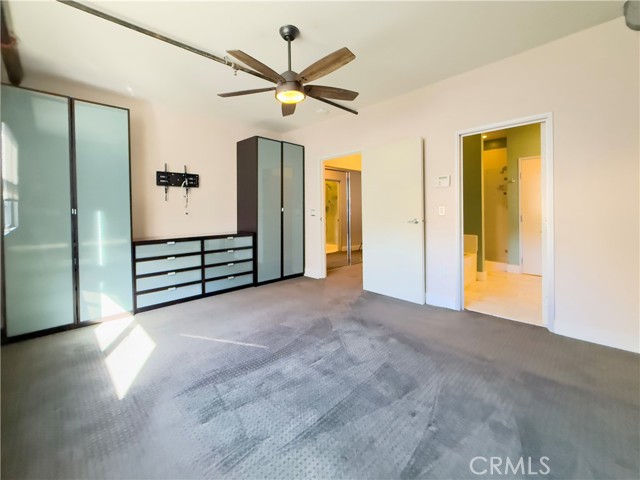 909 E Santa Ana Boulevard, Santa Ana CA: https://media.crmls.org/medias/c2066cfe-0e3b-4736-80fe-09dadae7b020.jpg