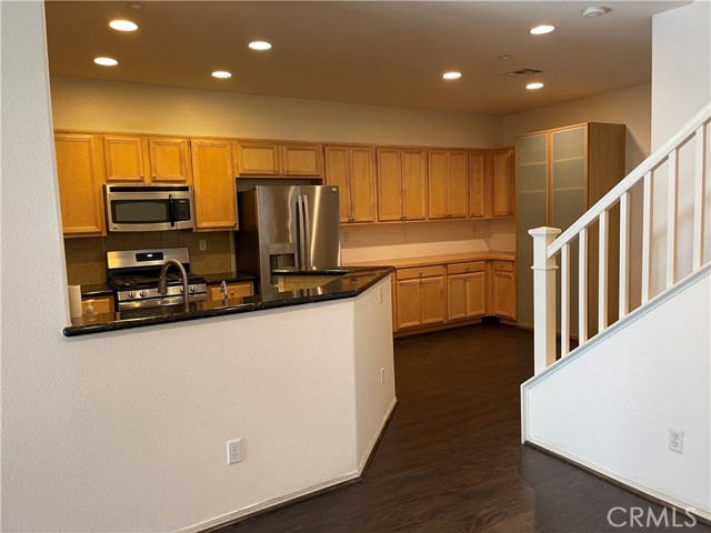 Detail Gallery Image 12 of 37 For 8692 9th St #37,  Rancho Cucamonga,  CA 91730 - 3 Beds | 2/1 Baths