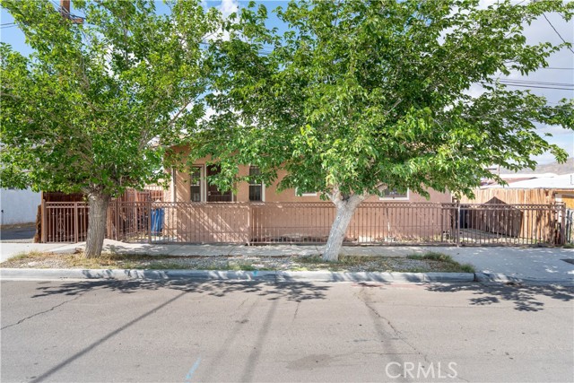 Detail Gallery Image 1 of 26 For 113 E White St, Barstow,  CA 92311 - – Beds | – Baths