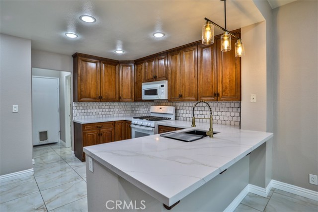 Detail Gallery Image 24 of 75 For 176 Calle Renata, San Dimas,  CA 91773 - 4 Beds | 2/1 Baths